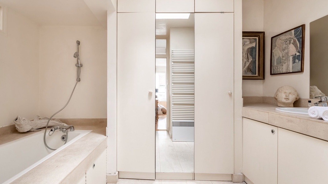 Photo of Bathroom in Butte-aux-Cailles