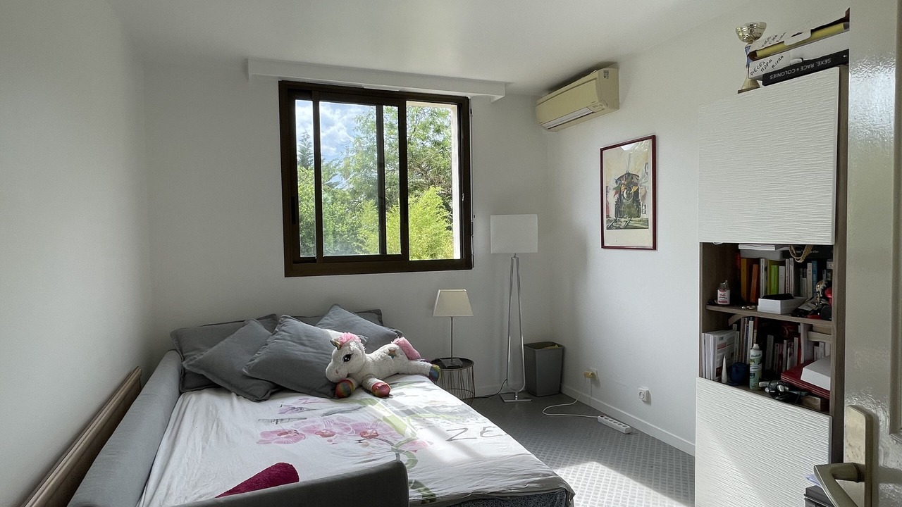 Photo of Bedroom in Le Parc Saint-Maur