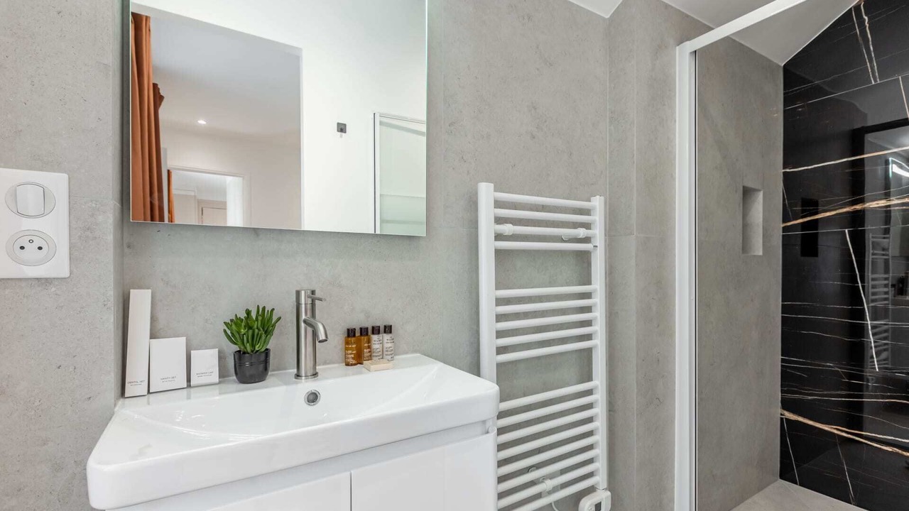 Photo of Bathroom in Quartier de la Place-Vendome