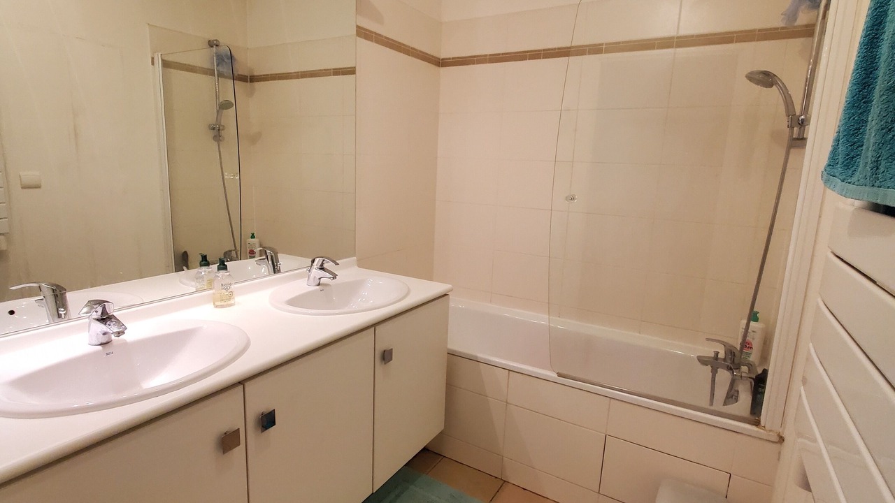 Photo of Bathroom in Chatillon