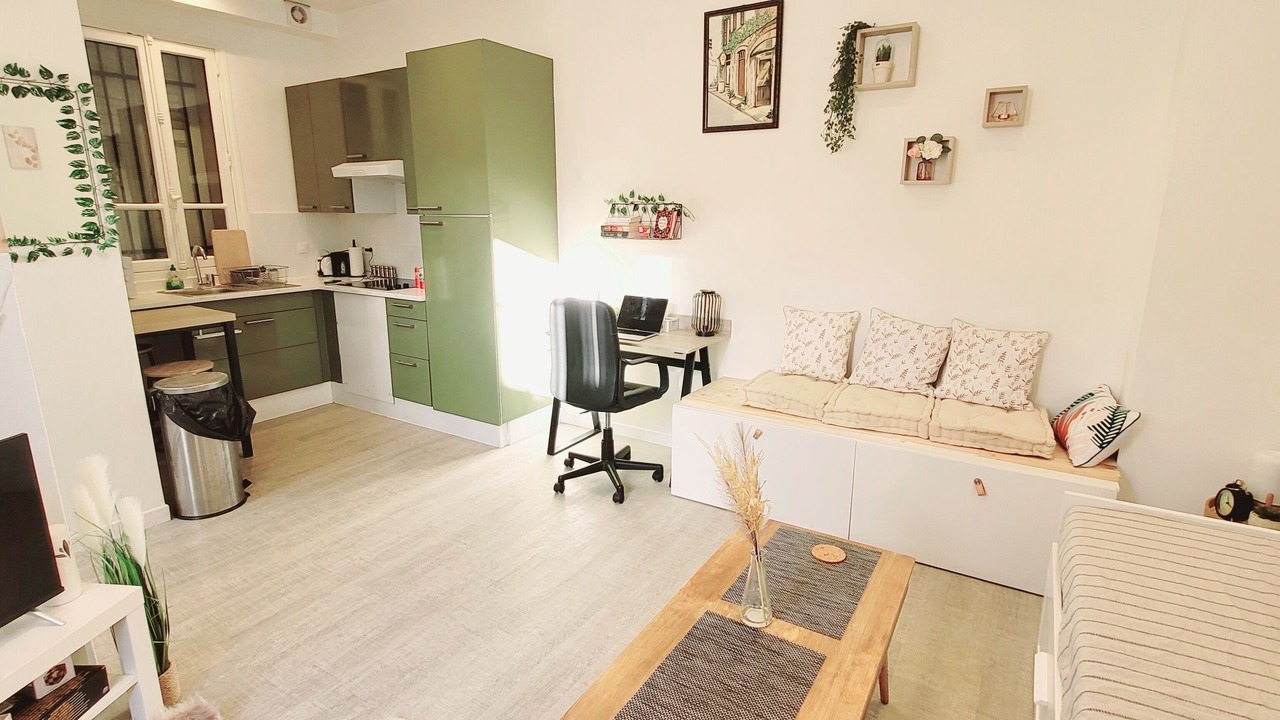 Photo of Livingroom in Les Pavillons-sous-Bois