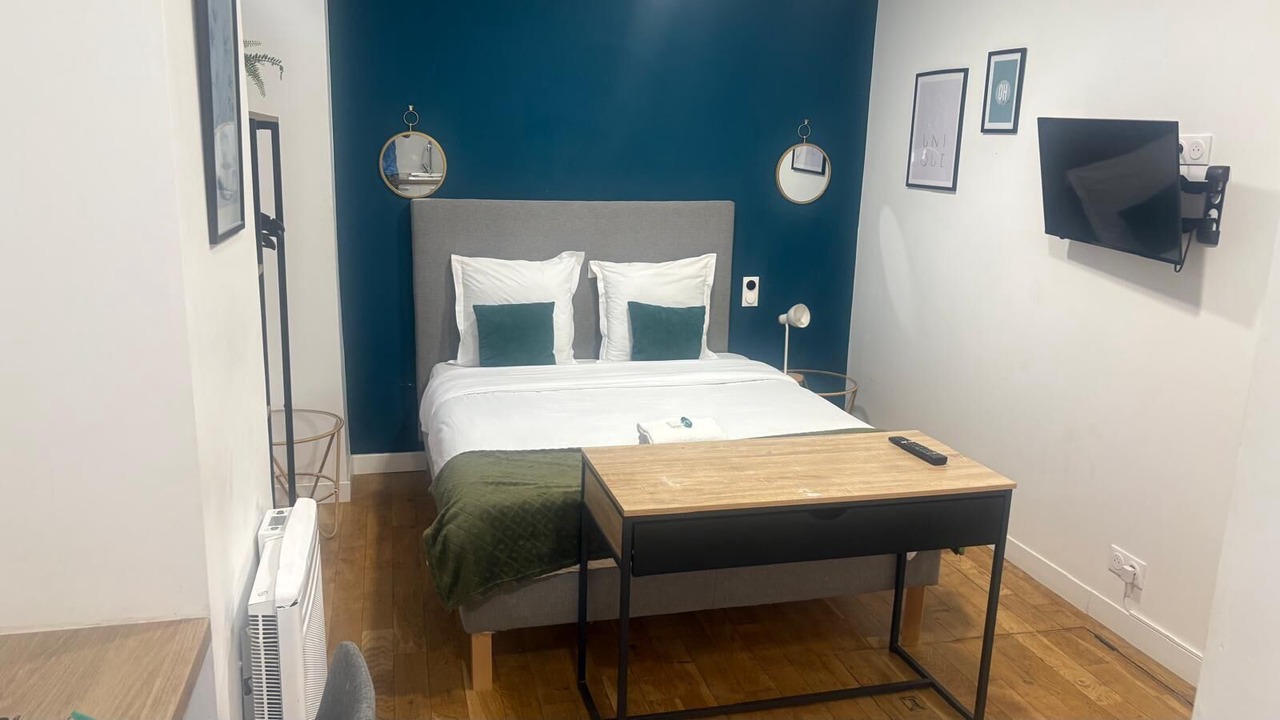 Photo of Bedroom in Chaillot