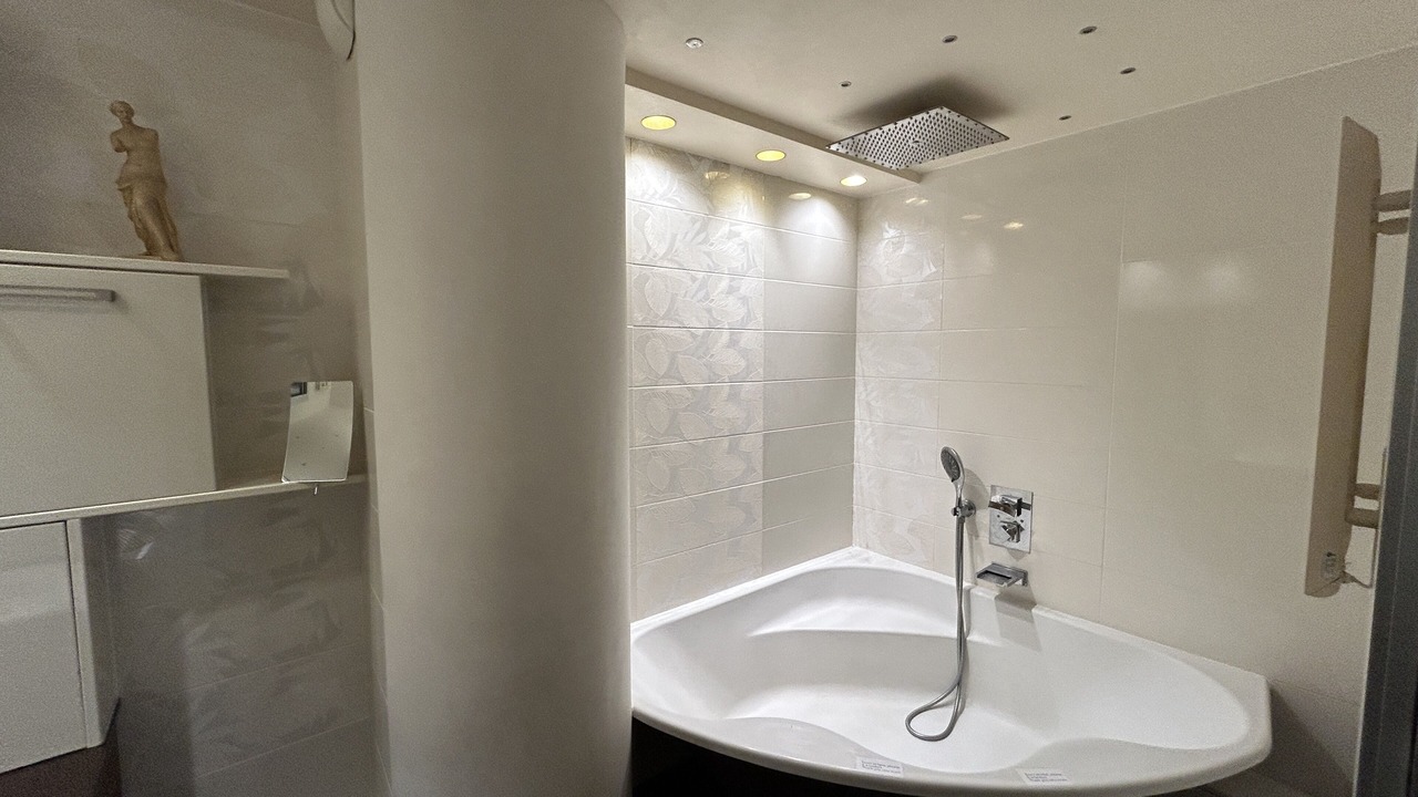 Photo of Bathroom in Grenelle