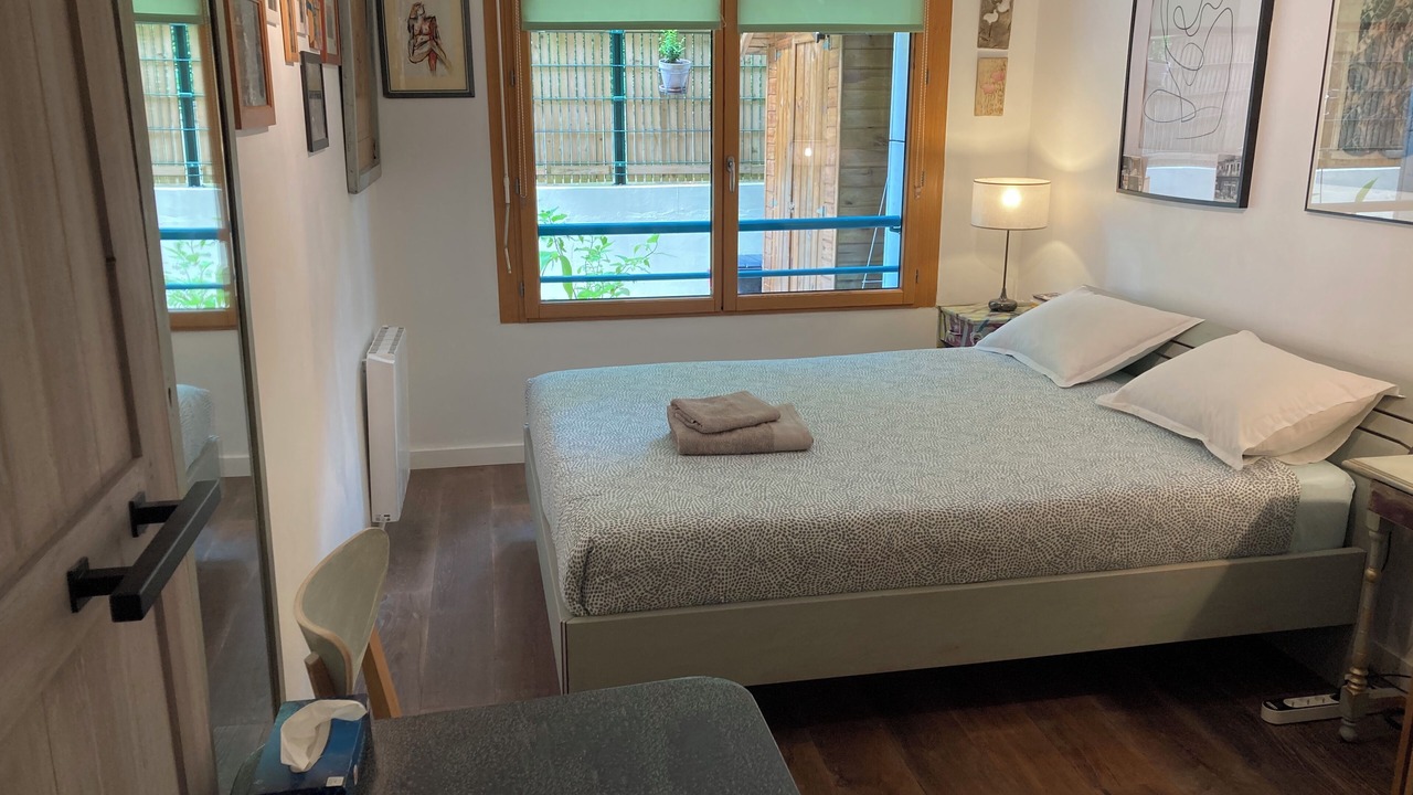 Photo of Bedroom in Sevres