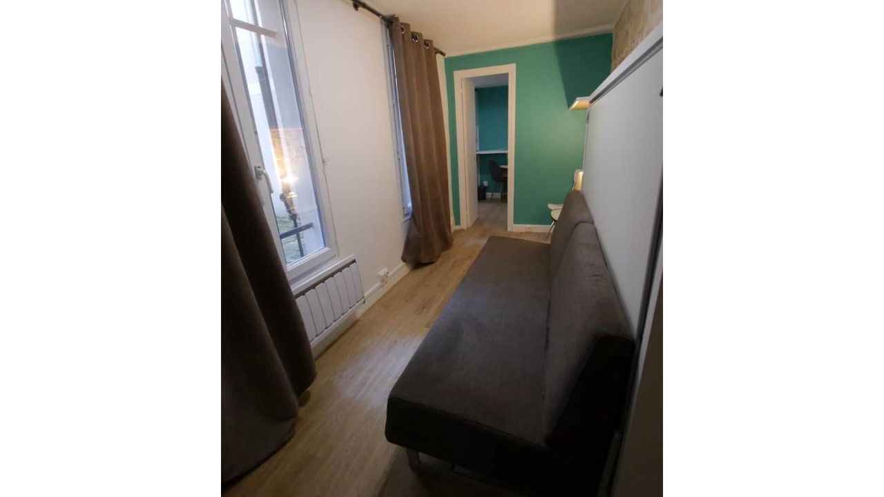 Photo of Livingroom in Arts-et-Metiers
