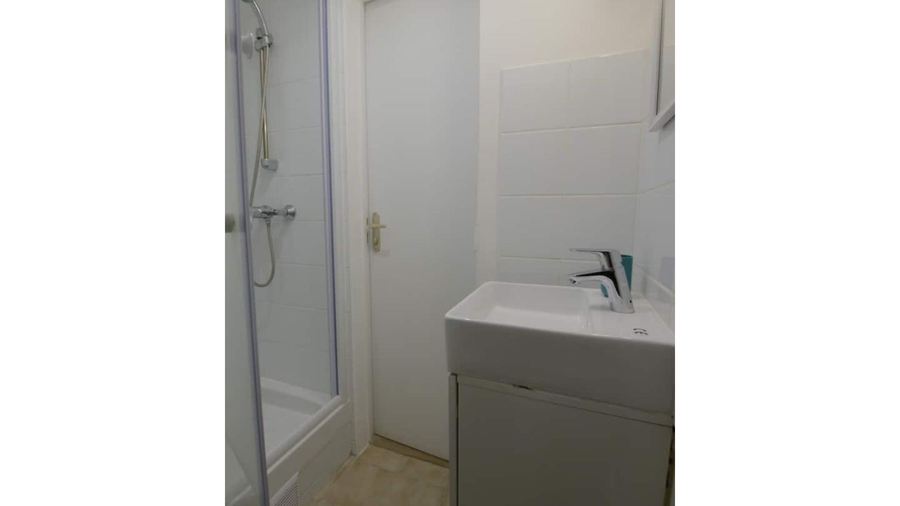 Photo of Bathroom in Arts-et-Metiers