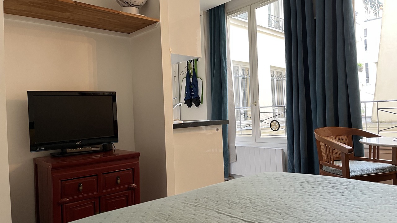 Photo of Bedroom in Arts-et-Metiers
