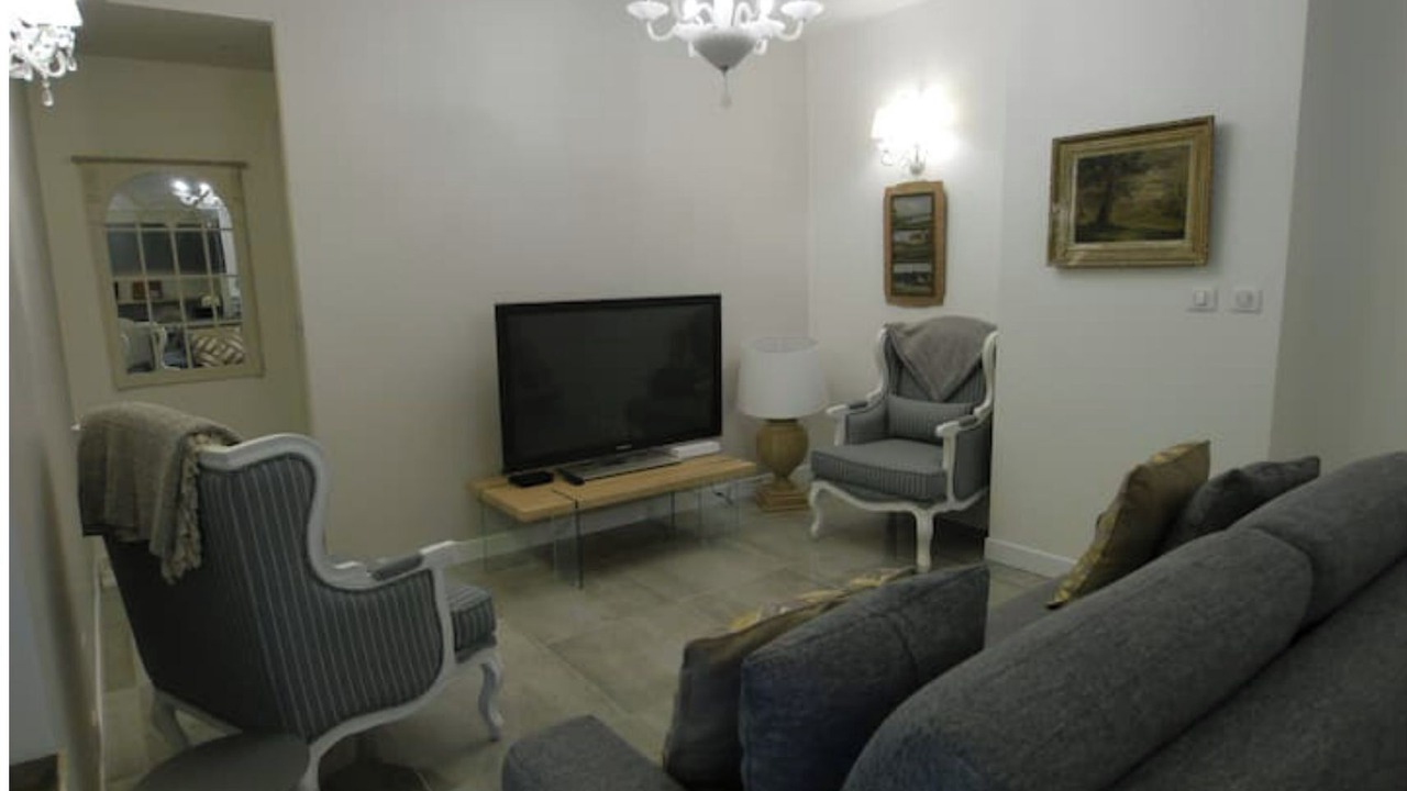Photo of Livingroom in Arts-et-Metiers