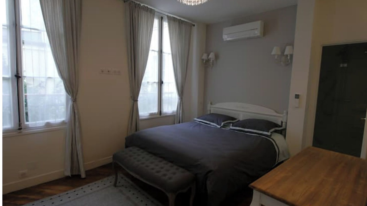 Photo of Bedroom in Arts-et-Metiers