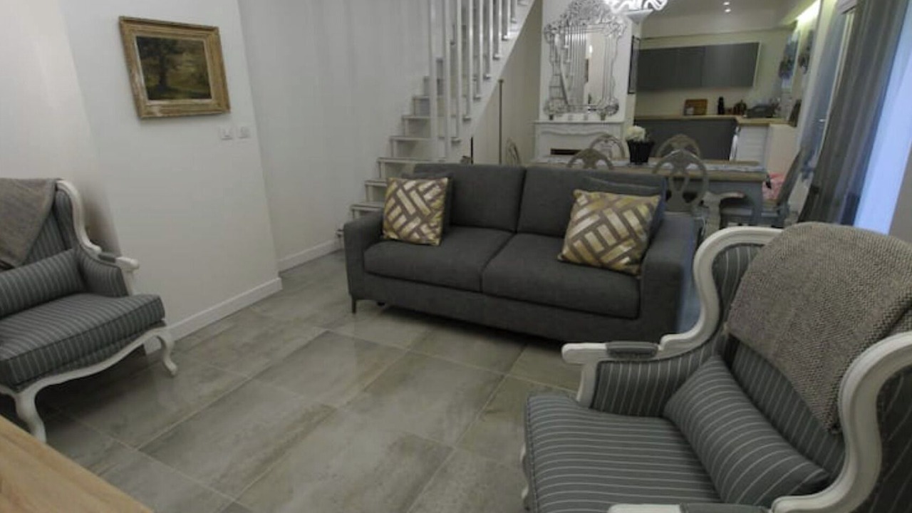 Photo of Livingroom in Arts-et-Metiers