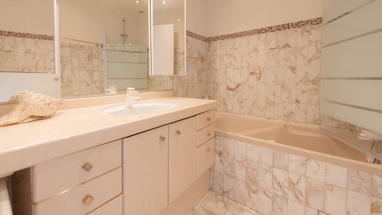 Photo of Bathroom in 12th Arrondissement