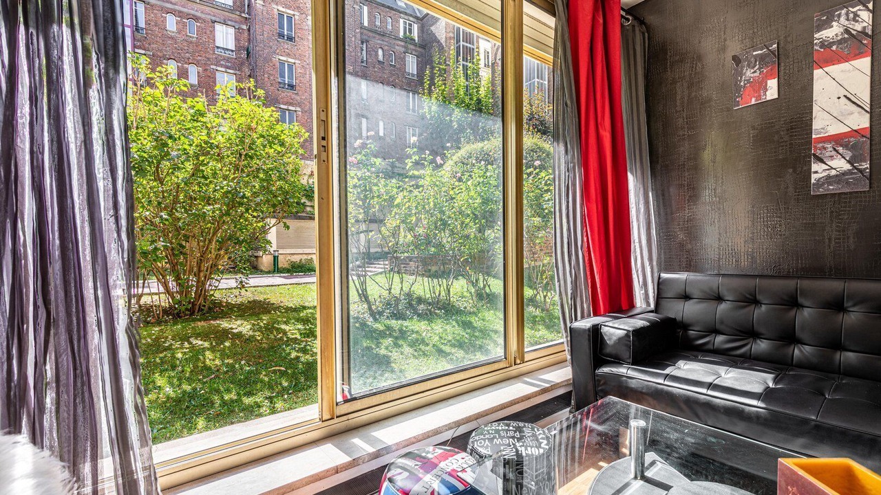 Photo of Livingroom in 16th Arrondissement