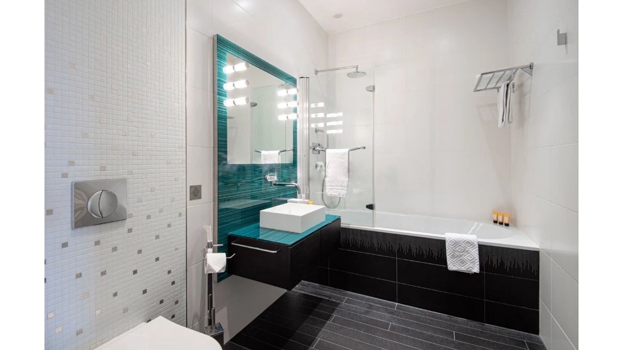 Photo of Bathroom in Porte-Dauphine