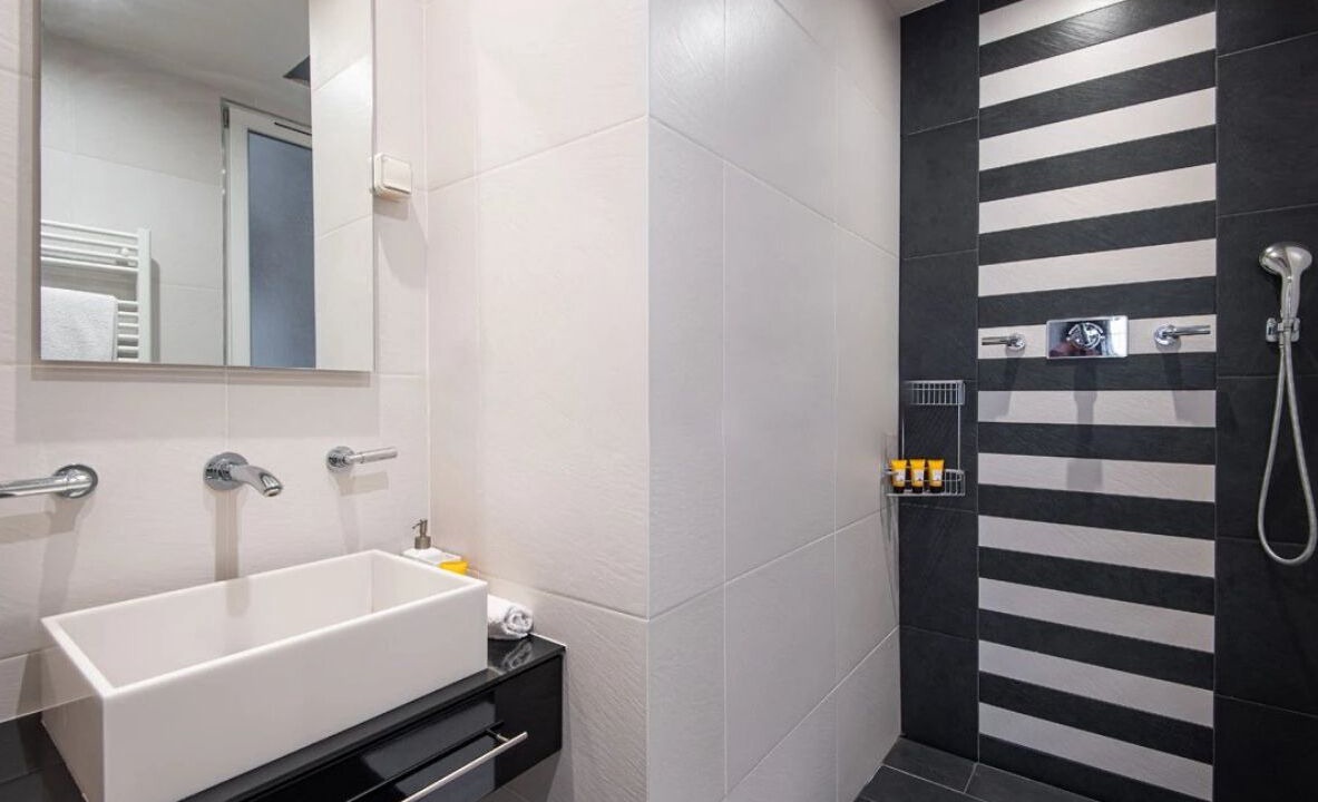 Photo of Bathroom in Porte-Dauphine