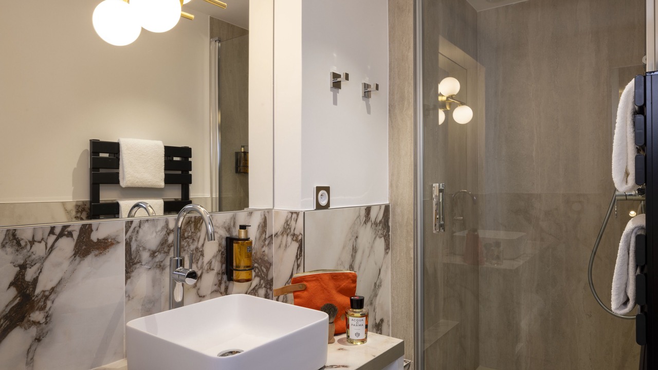Photo of Bathroom in Quartier de la Place-Vendome
