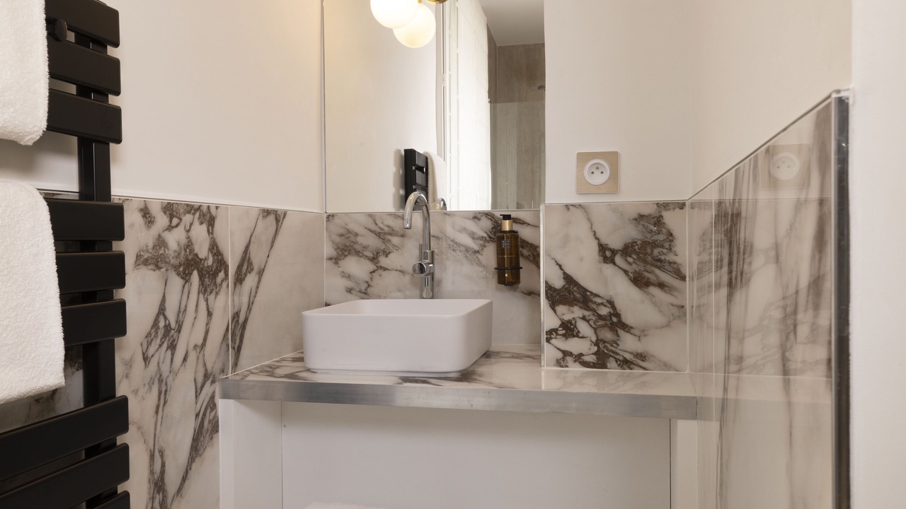 Photo of Bathroom in Quartier de la Place-Vendome