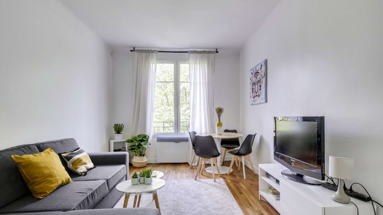 Photo of Livingroom in Plateau - Mont-Valerien