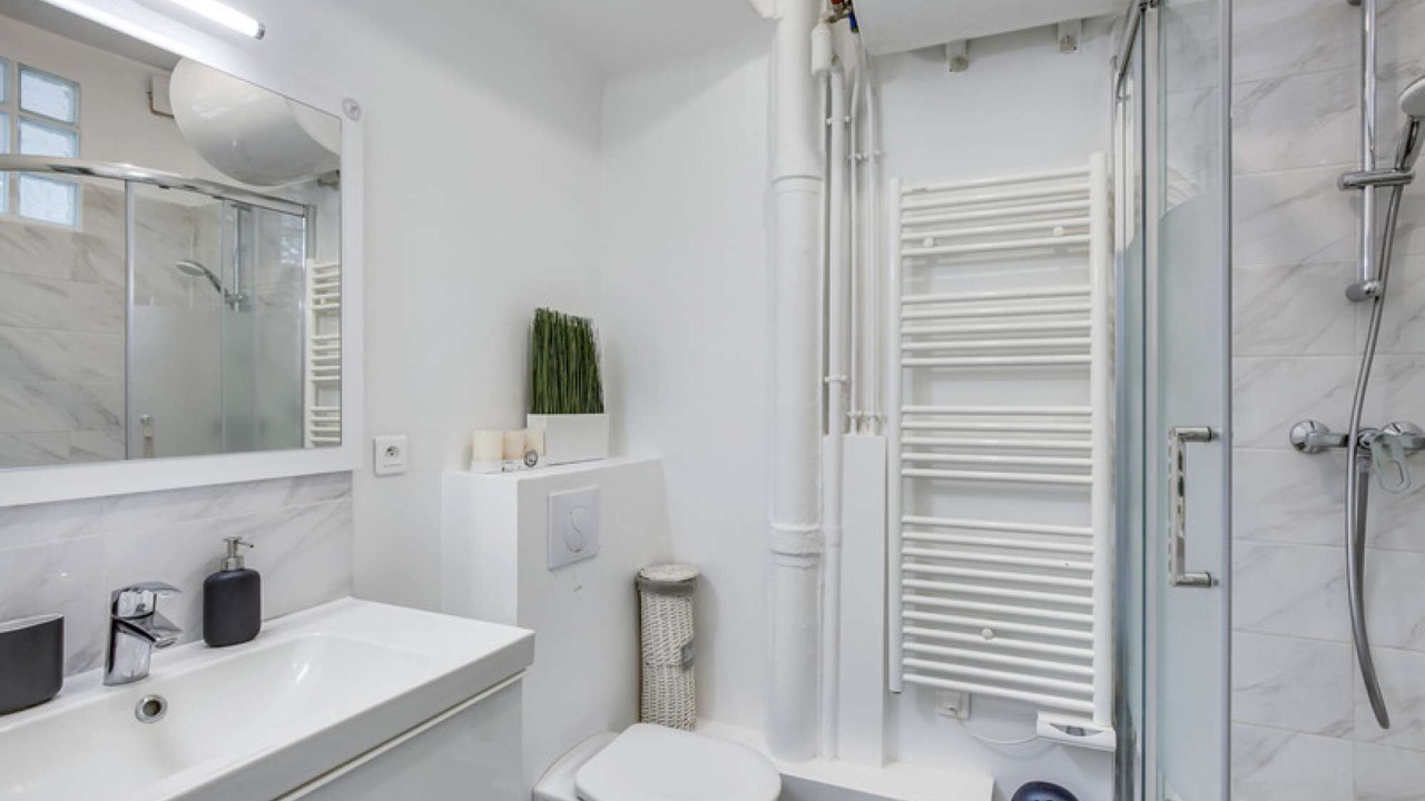 Photo of Bathroom in Plateau - Mont-Valerien