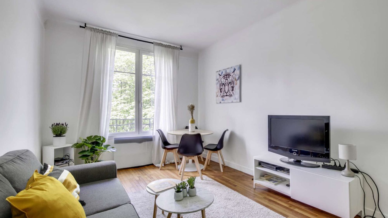 Photo of Livingroom in Plateau - Mont-Valerien