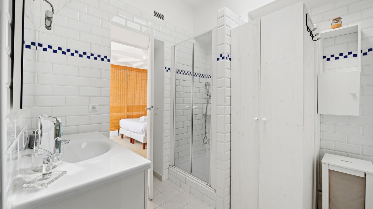 Photo of Bathroom in Montparnasse