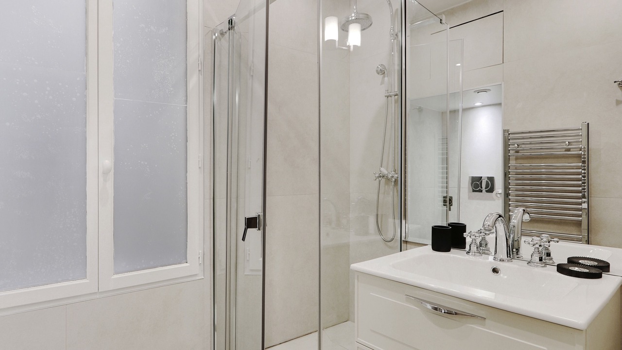 Photo of Bathroom in Arts-et-Metiers