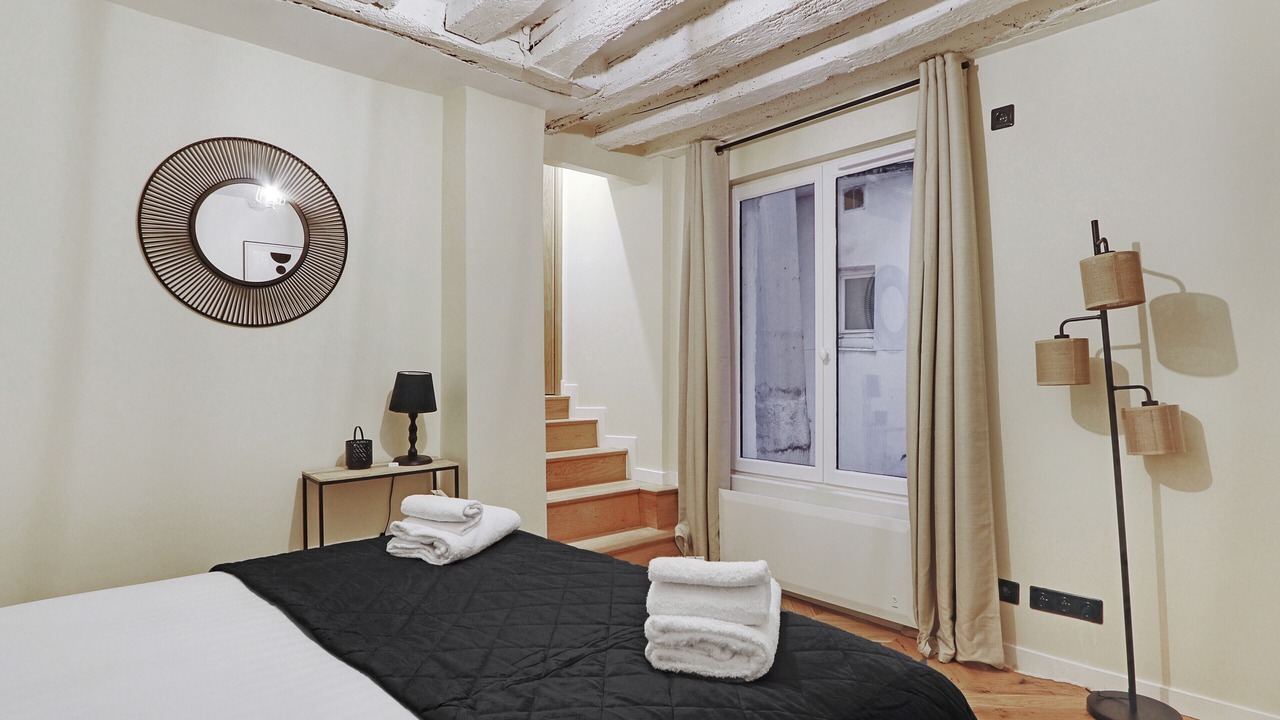 Photo of Bedroom in Arts-et-Metiers