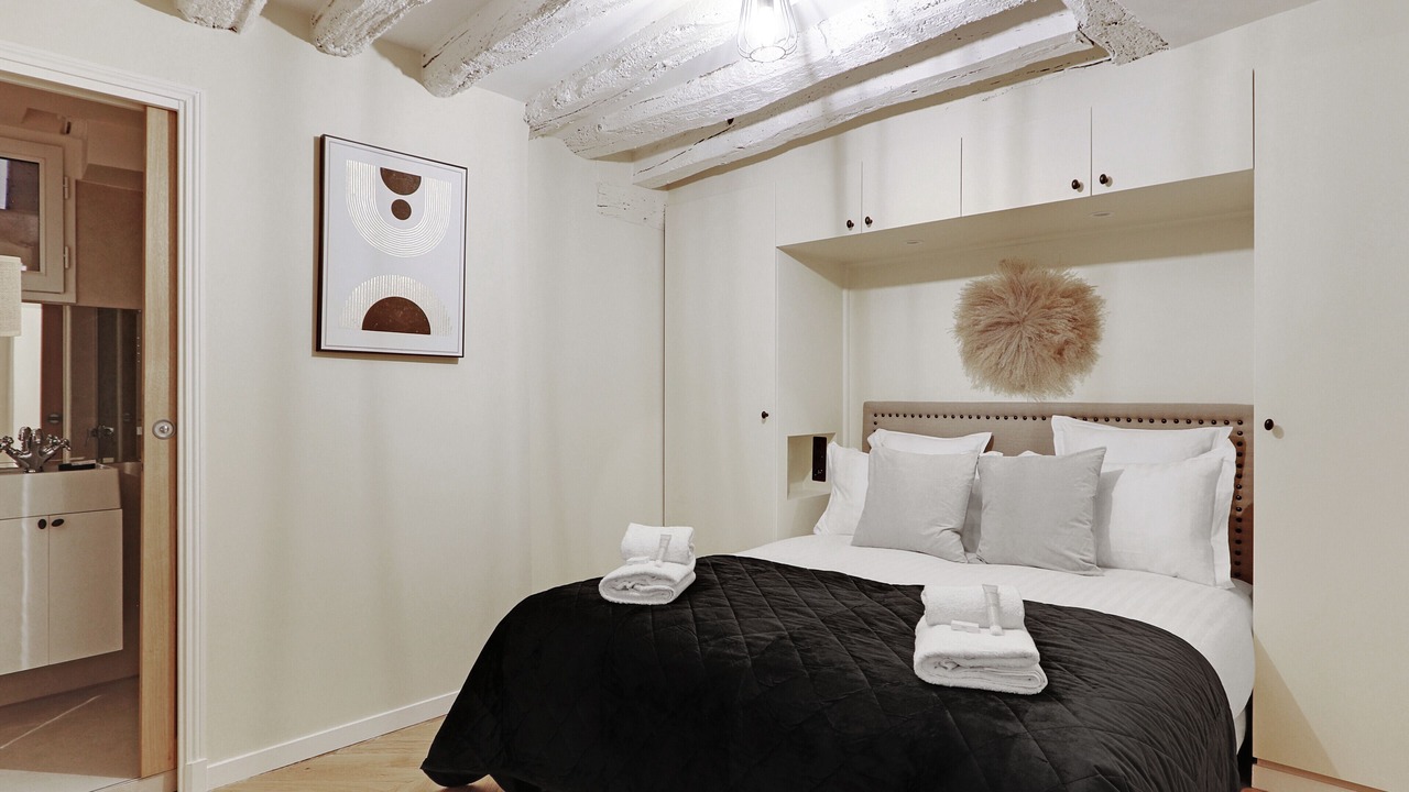 Photo of Bedroom in Arts-et-Metiers