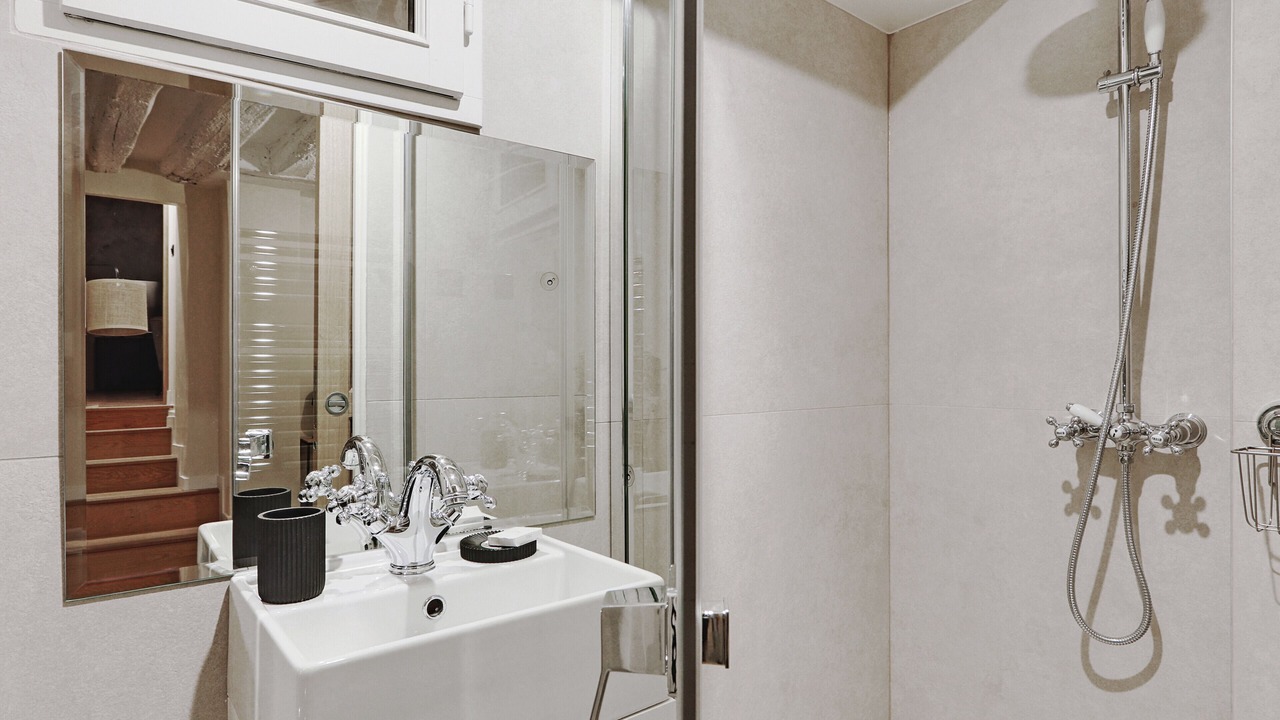 Photo of Bathroom in Arts-et-Metiers
