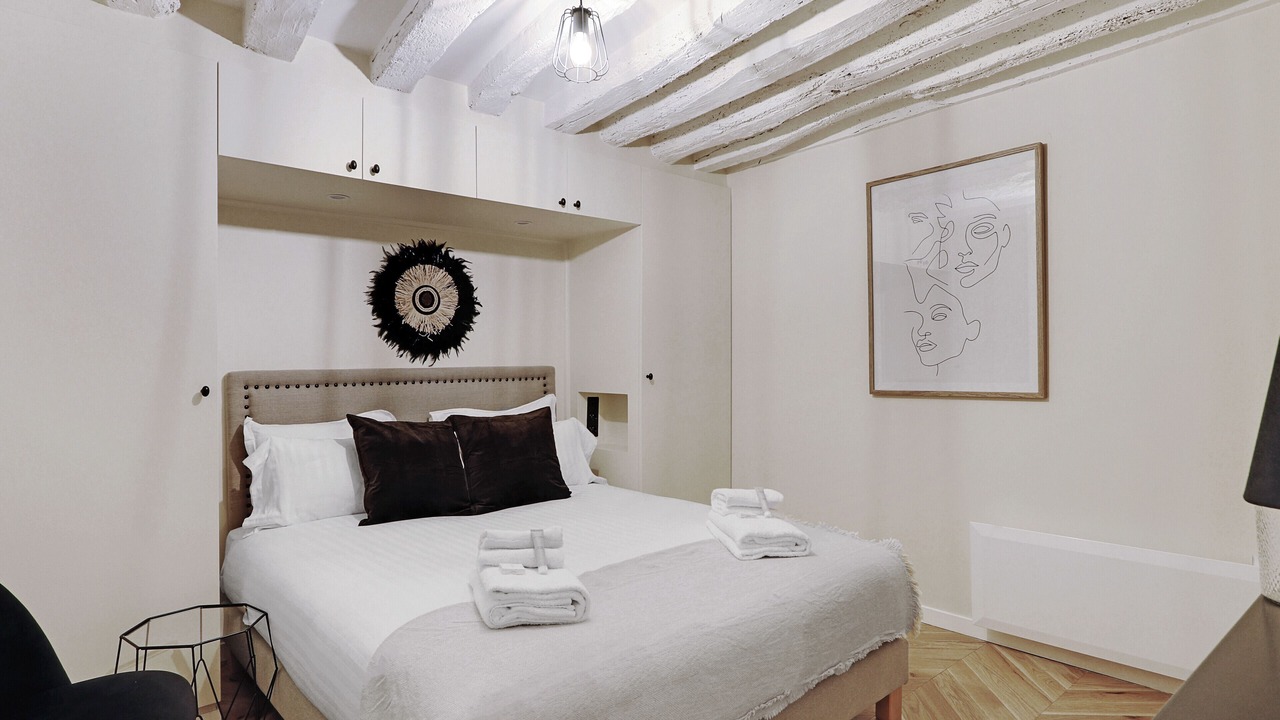 Photo of Bedroom in Arts-et-Metiers