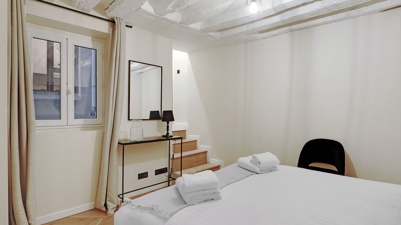 Photo of Bedroom in Arts-et-Metiers