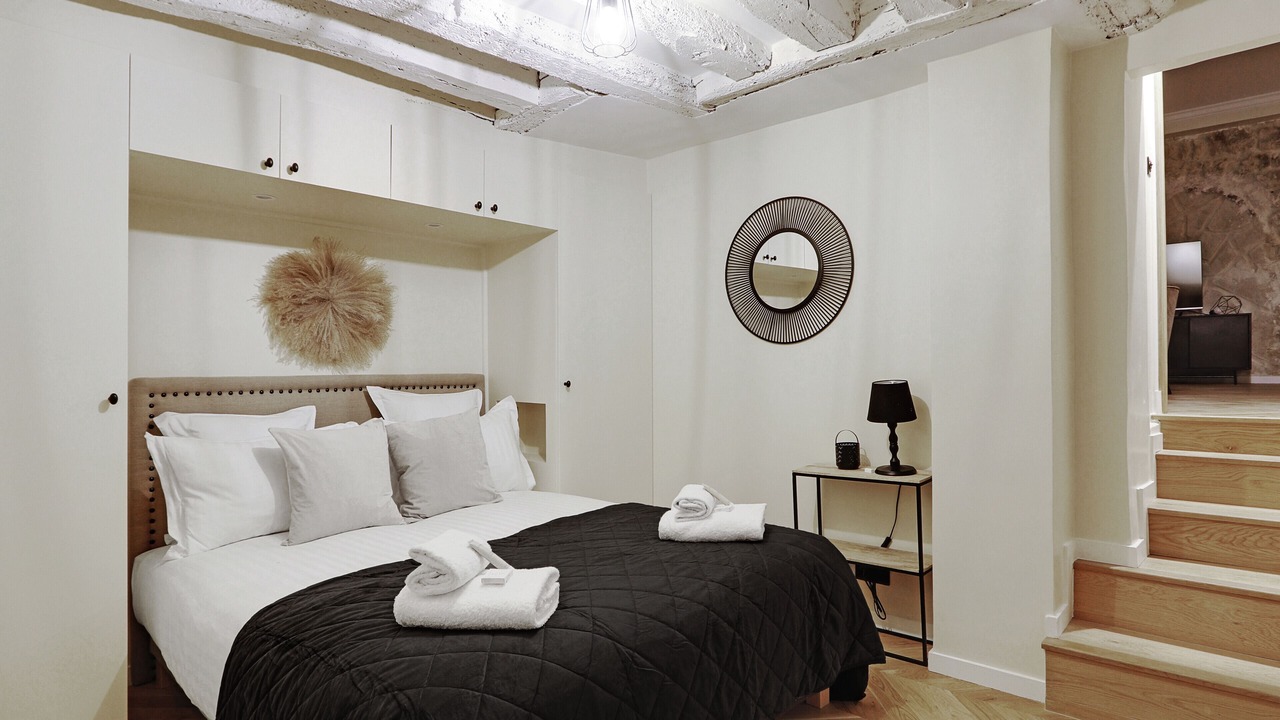 Photo of Bedroom in Arts-et-Metiers