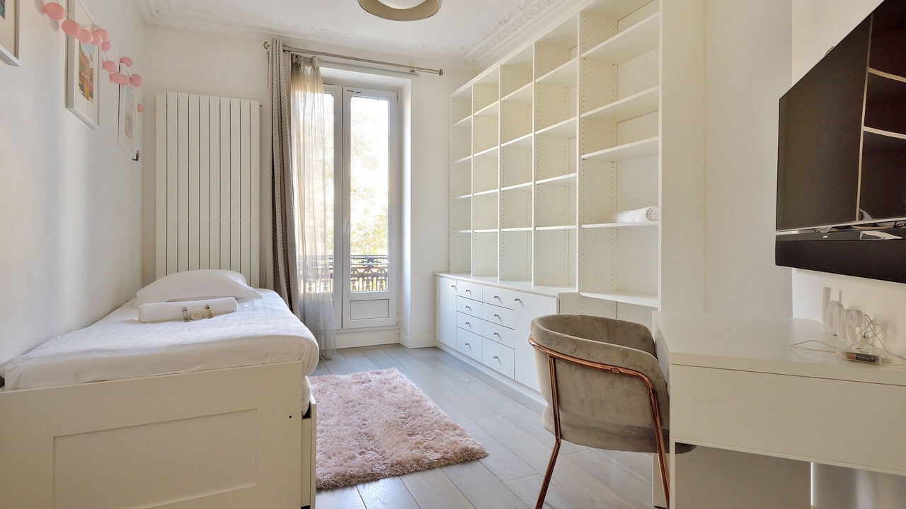 Photo of Bedroom in Chaillot