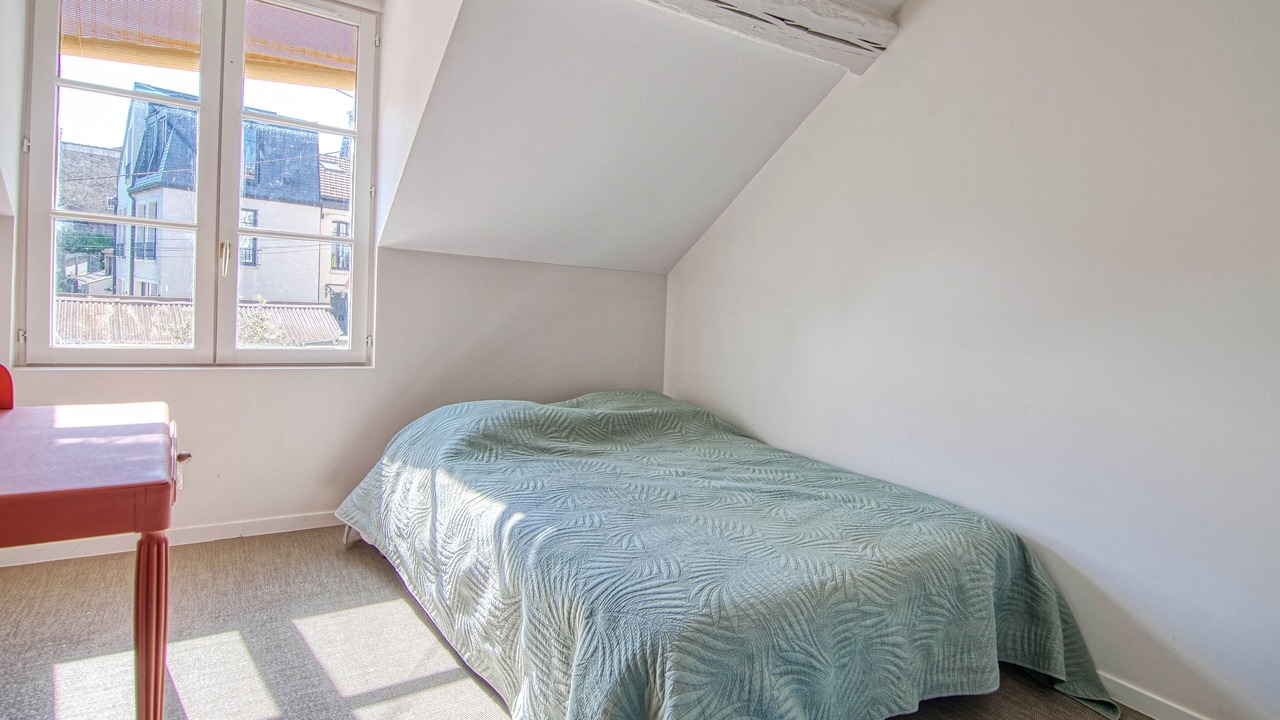 Photo of Bedroom in Vaucresson