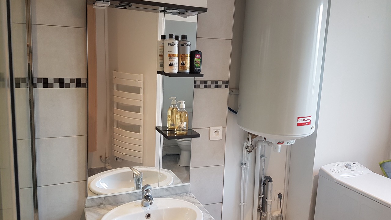 Photo of Bathroom in Vignerons