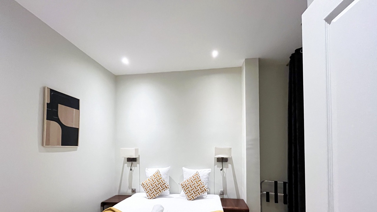 Photo of Bedroom in 8th Arrondissement