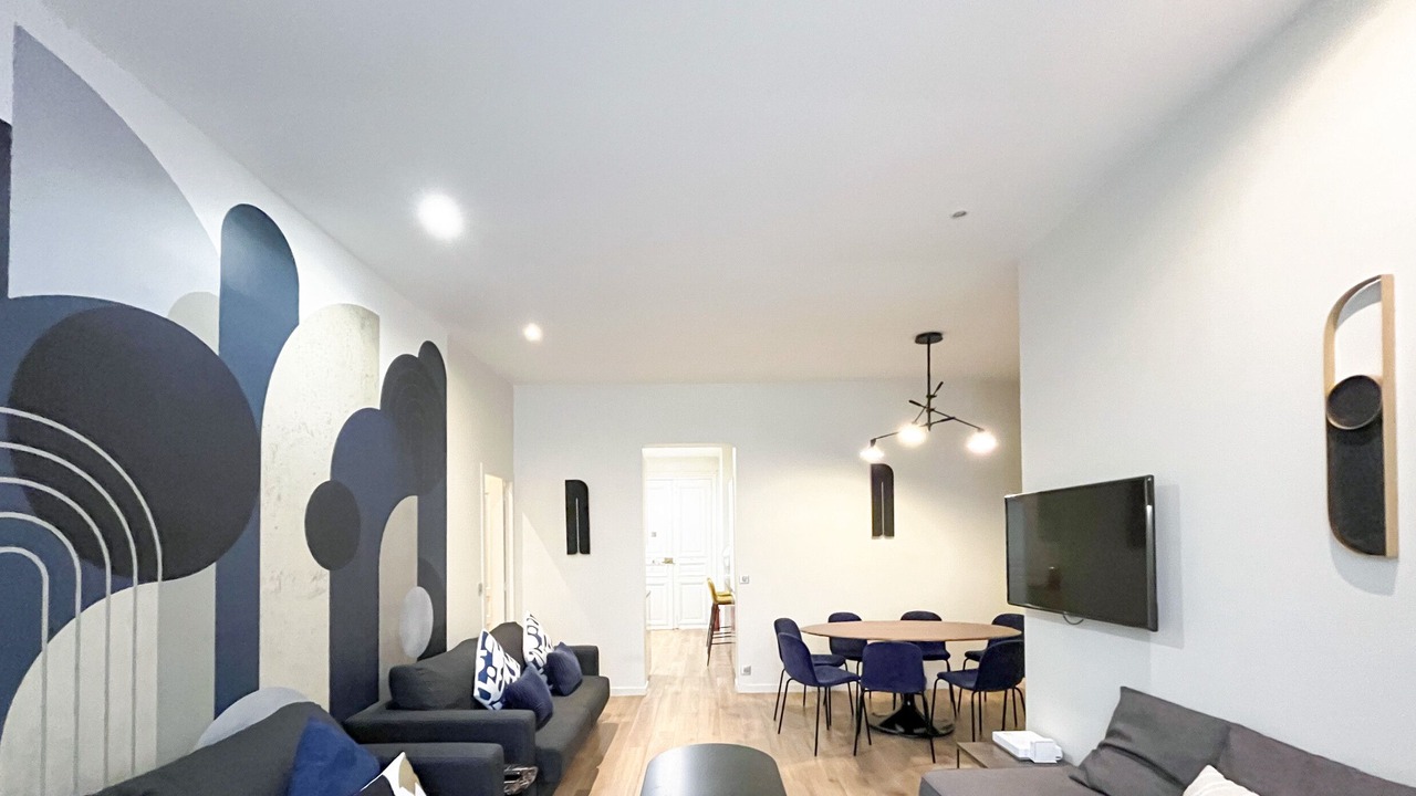 Photo of Livingroom in 8th Arrondissement