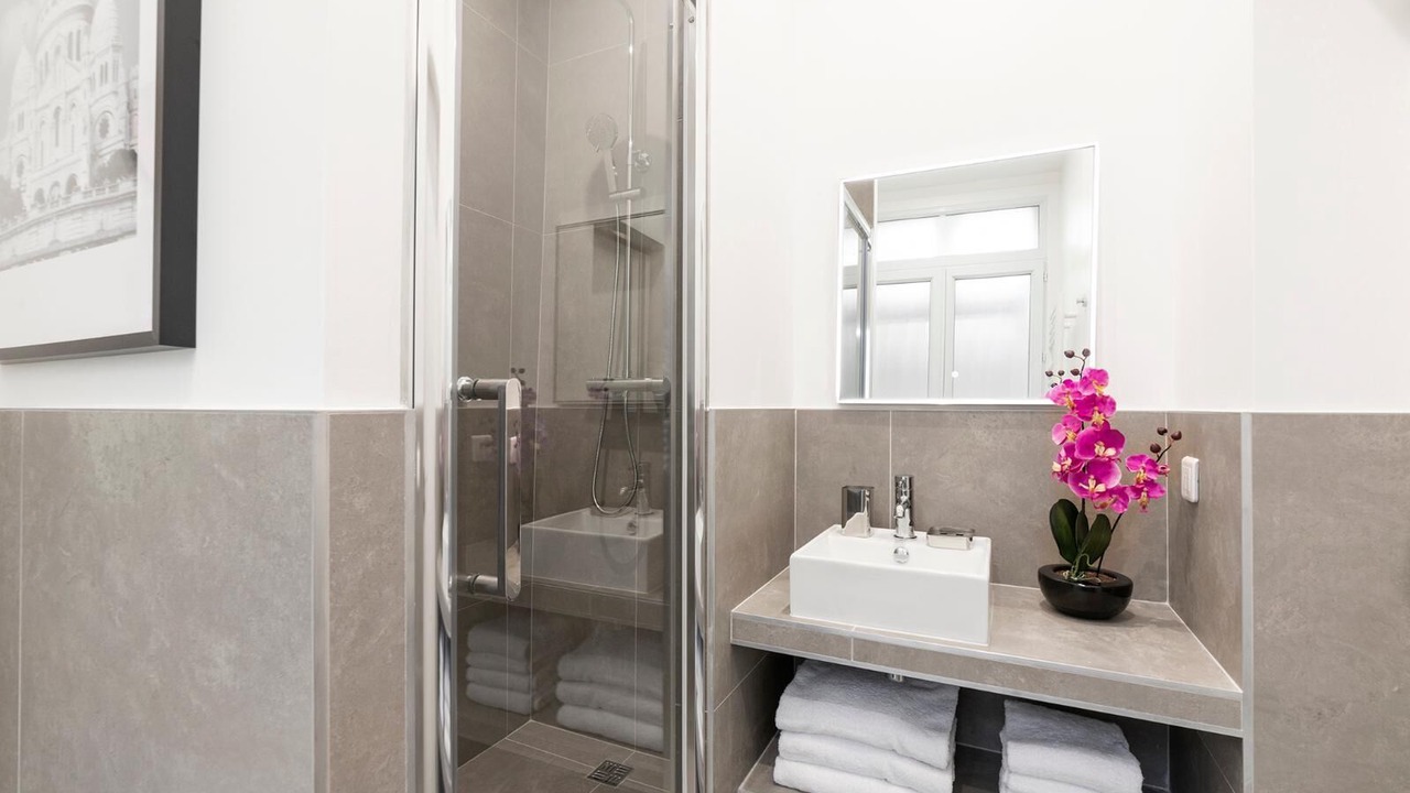 Photo of Bathroom in Quartier du Faubourg-Montmartre