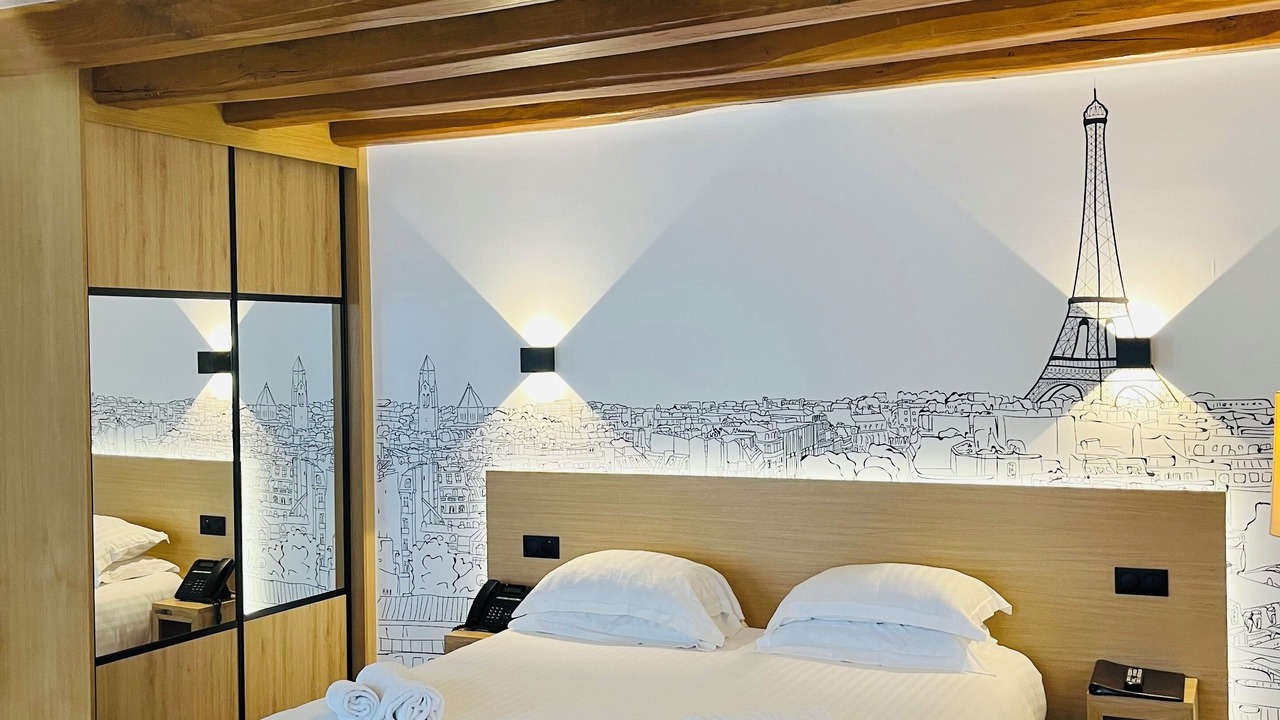 Photo of Bedroom in Quartier de la Place-Vendome