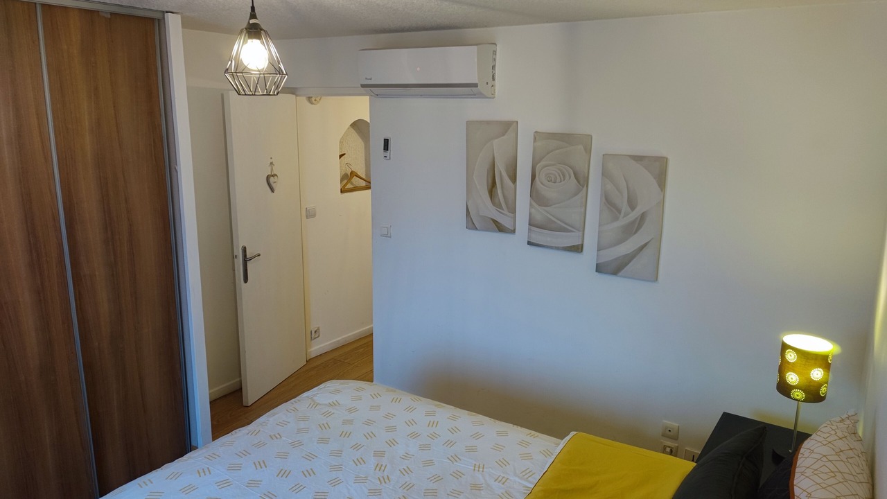 Photo of Bedroom in Roissy-en-France