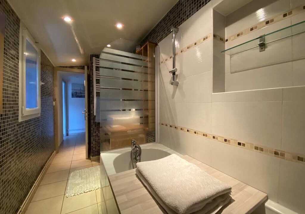 Photo of Bathroom in Roissy-en-France