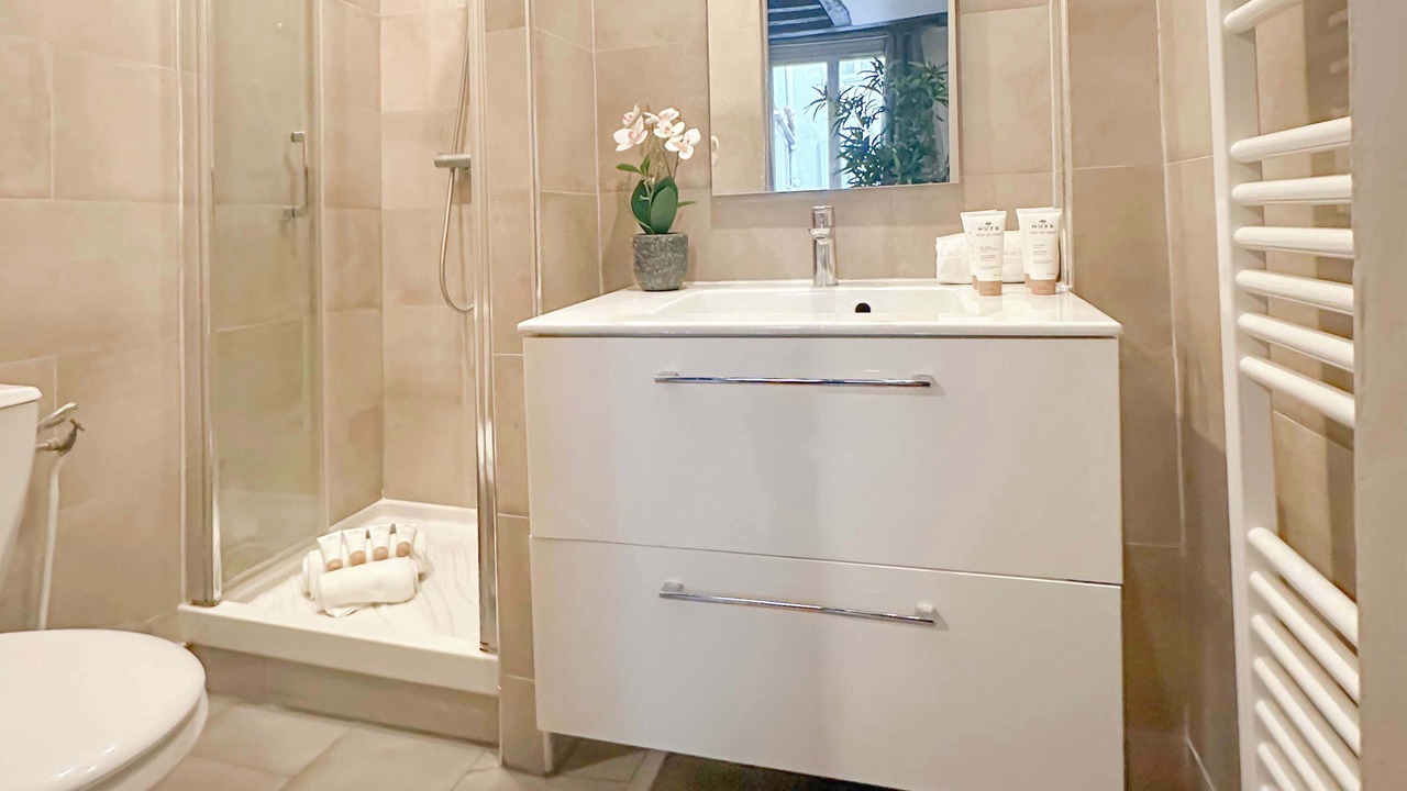Photo of Bathroom in Arts-et-Metiers