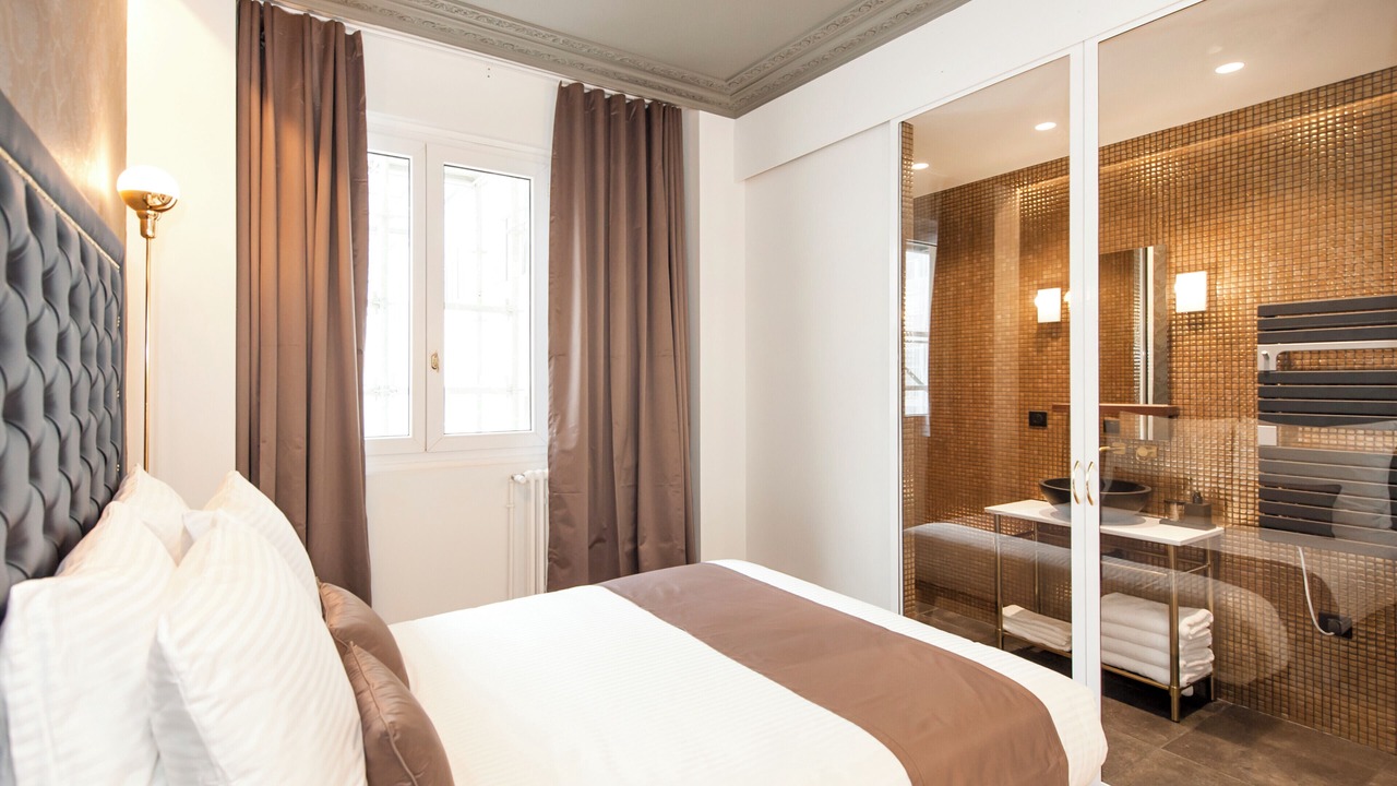Photo of Bedroom in Champs-Elysees