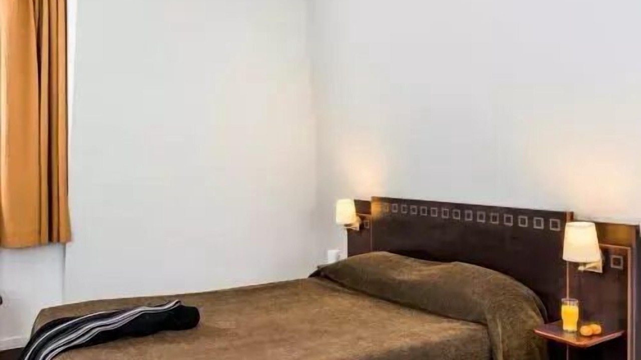 Photo of Bedroom in 12th Arrondissement