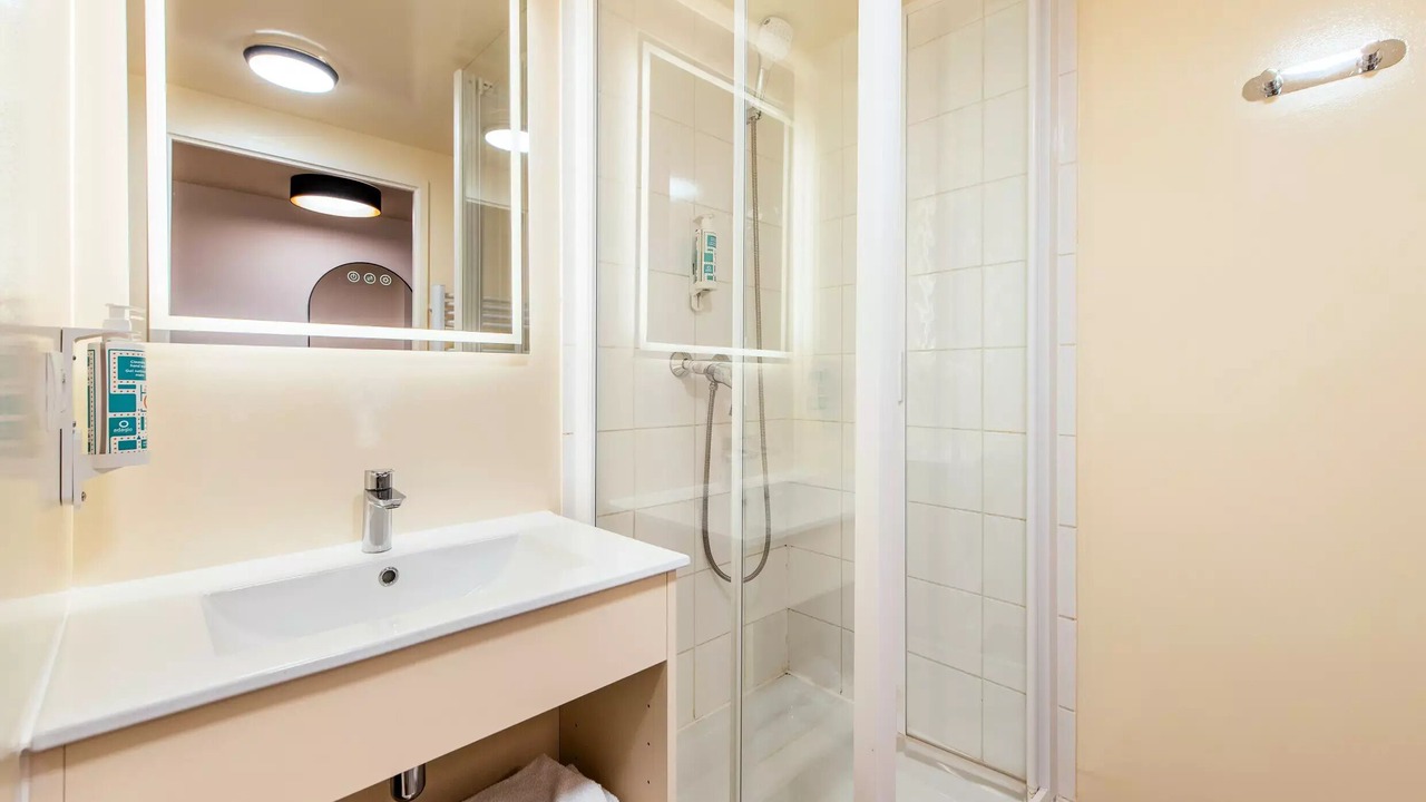 Photo of Bathroom in Asnieres-sur-Seine