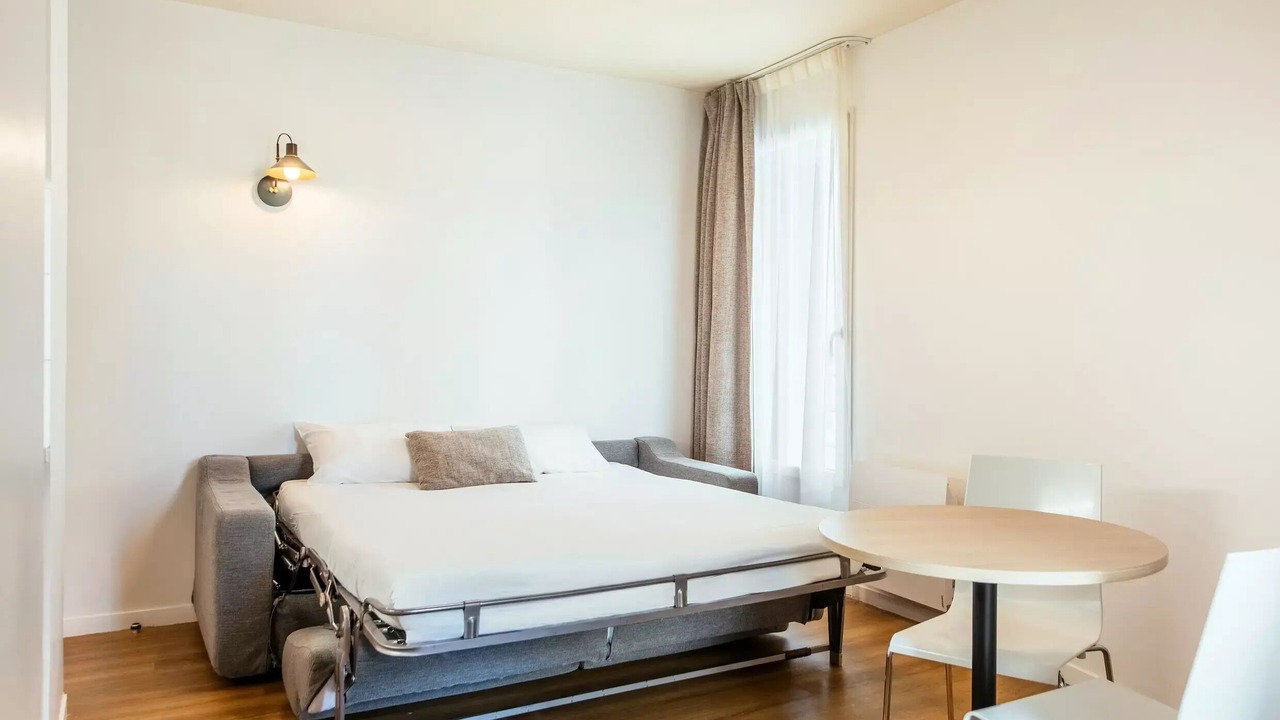 Photo of Bedroom in Asnieres-sur-Seine