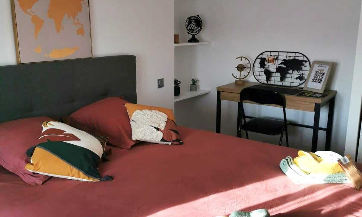 Photo of Bedroom in Villeneuve-Saint-Georges