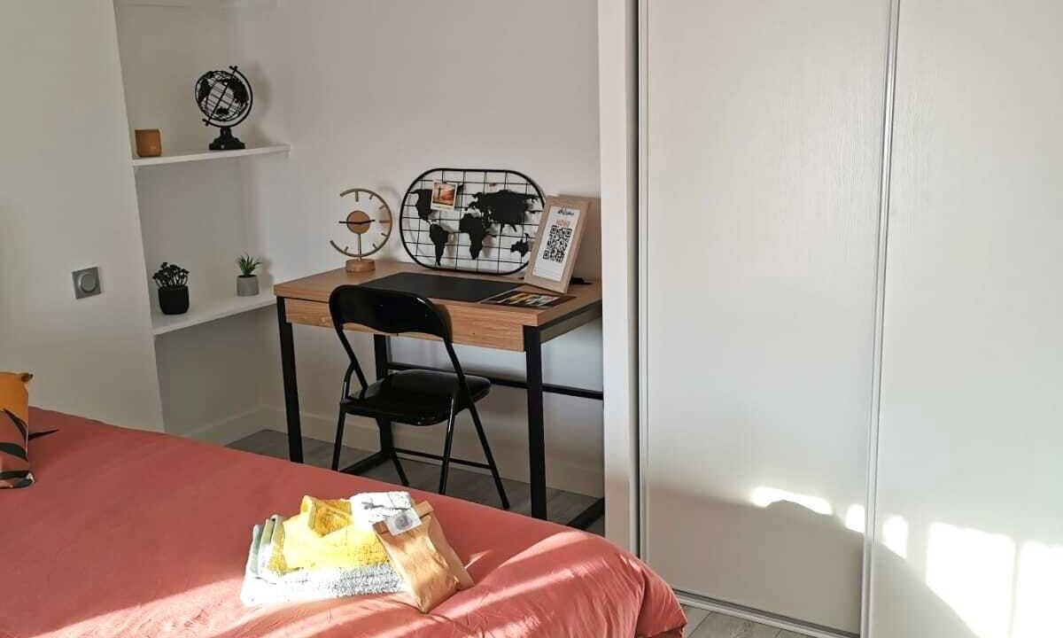Photo of Bedroom in Villeneuve-Saint-Georges
