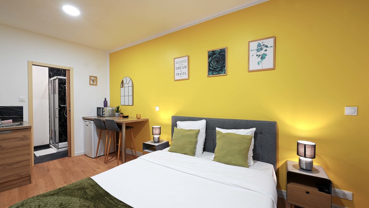 Photo of Bedroom in Chaillot