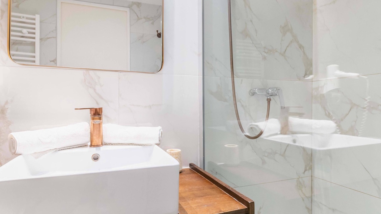 Photo of Bathroom in Combat