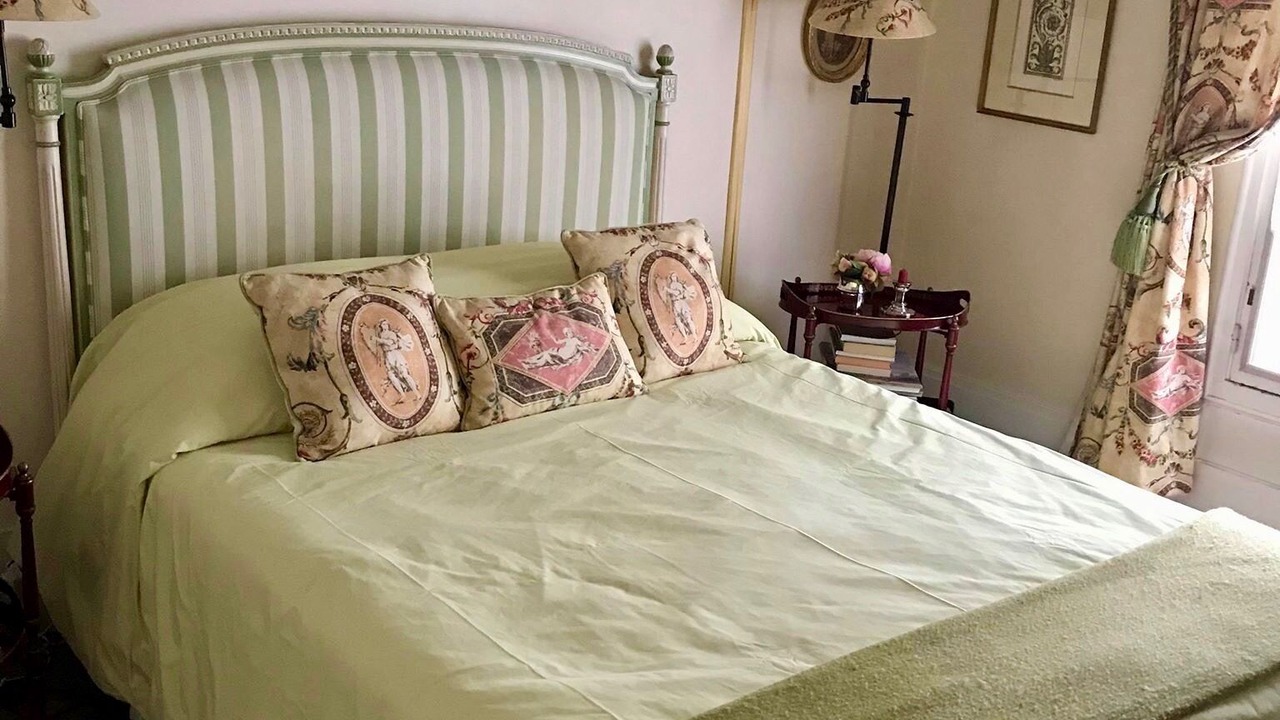 Photo of Bedroom in Chaillot
